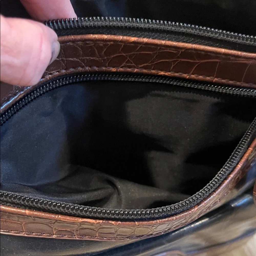 Giani Bernini Black and Brown Crossbody Bag - Picture 7 of 10